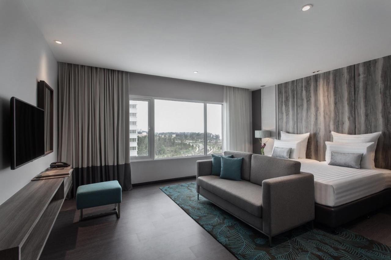 Pullman Waterfront Hotel Miri