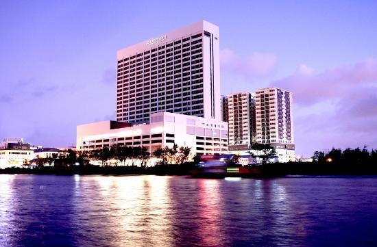 Pullman Waterfront Hotel 5*