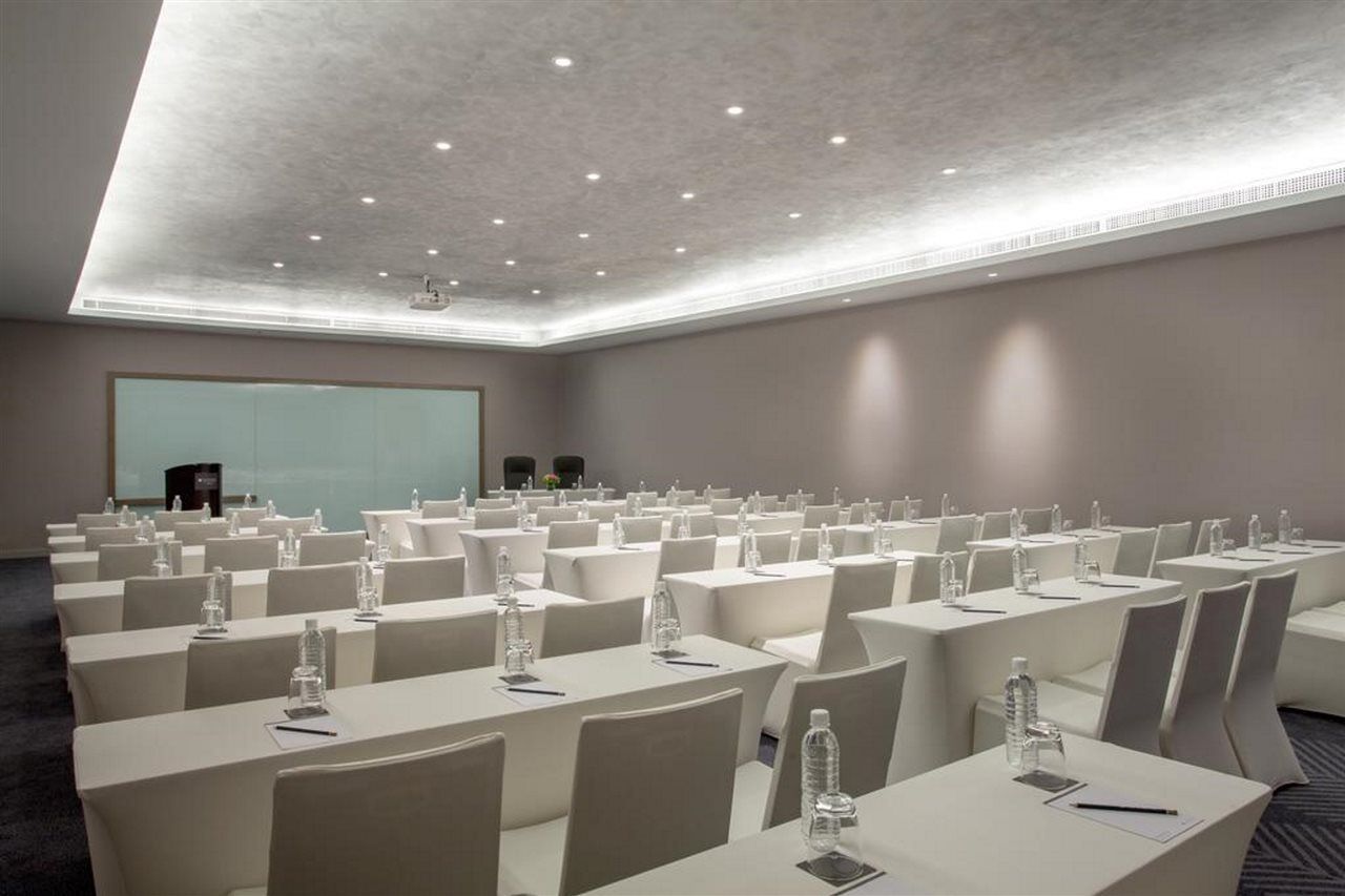 Pullman Waterfront Hotel 5*