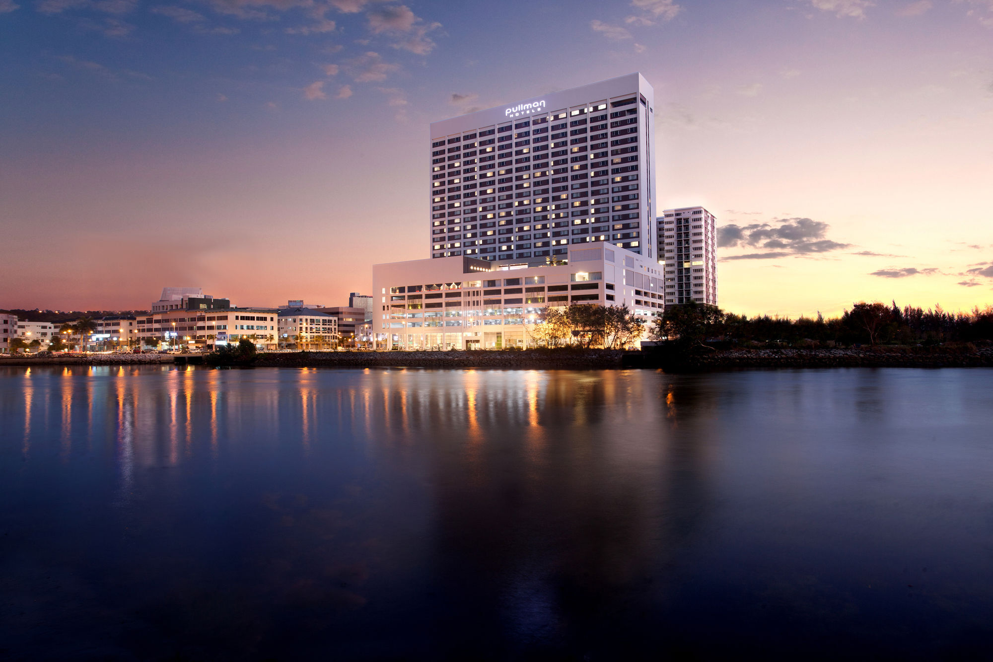 Hotel Pullman Waterfront Miri